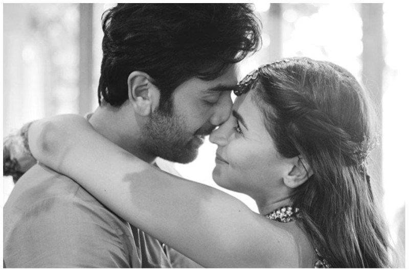 ranbir kapoor reveals he struggles while sleeping with alia bhatt