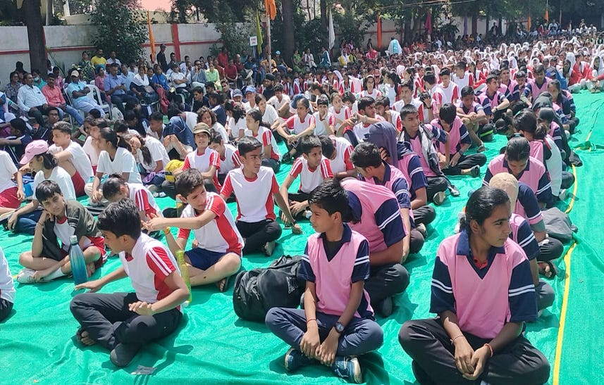 Sports: राज्यस्तरीय बैडमिंटन स्पर्धा में खेले गए रोचक मुकाबले