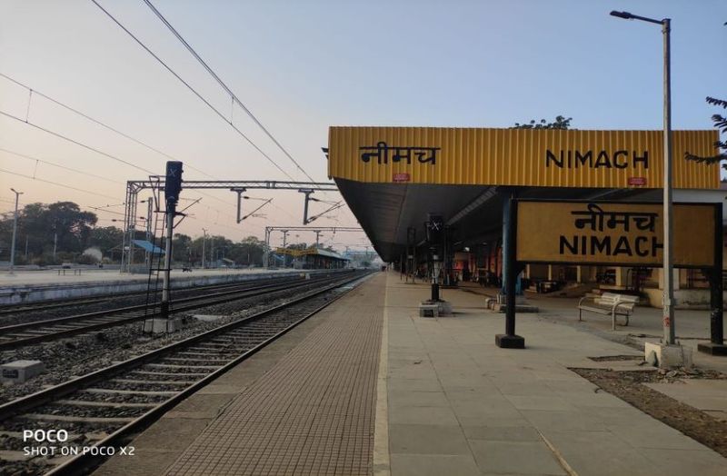 नीमच रेलवे स्टेशन के प्लेटफार्म नंबर दो पर लगेंगे कोच इंडिकेशन बॉक्स