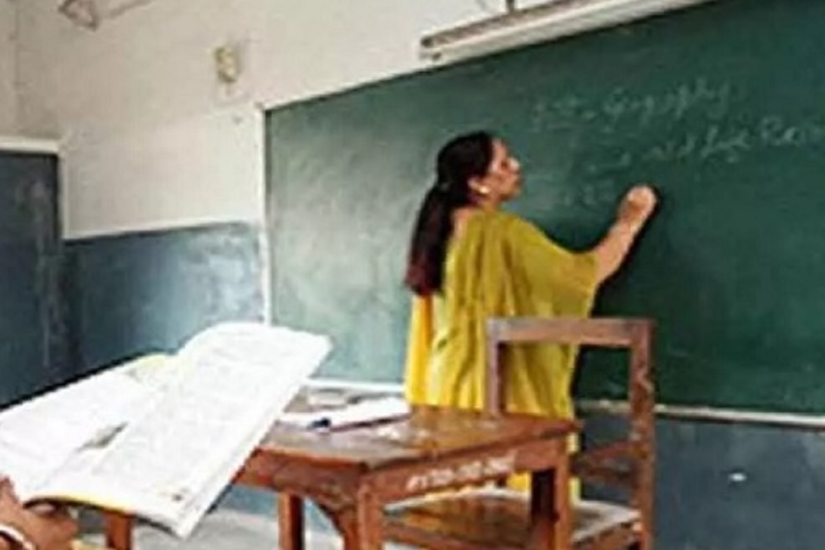 सेवानिवृत्त शिक्षकों को फिर से नौकरी देगी यूपी सरकार