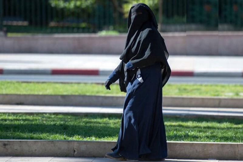 Satara man wearing a burqa went to meet his girlfriend