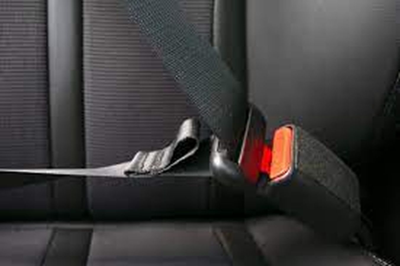 Seat Belt : सीट बेल्ट न लगाने पर प्रतिदिन कट रहे 21 जनों के चालान