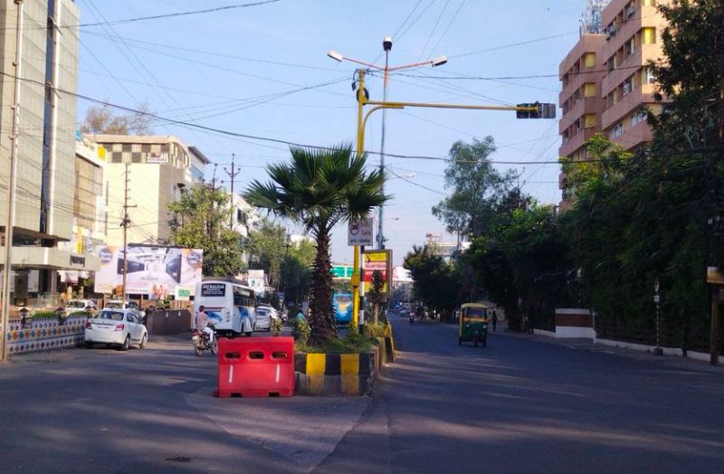 Indore News : कागजों में ही संवर रही सडक़