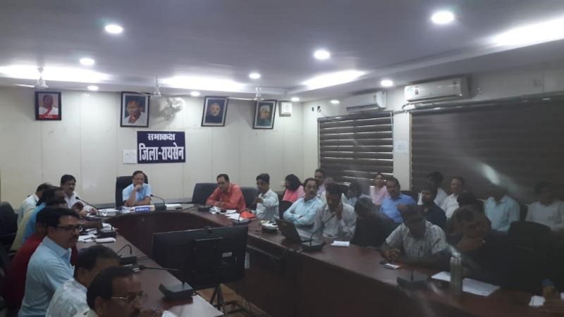 टीएल बैठक में शामिल हुआ निलंबित लेखापाल