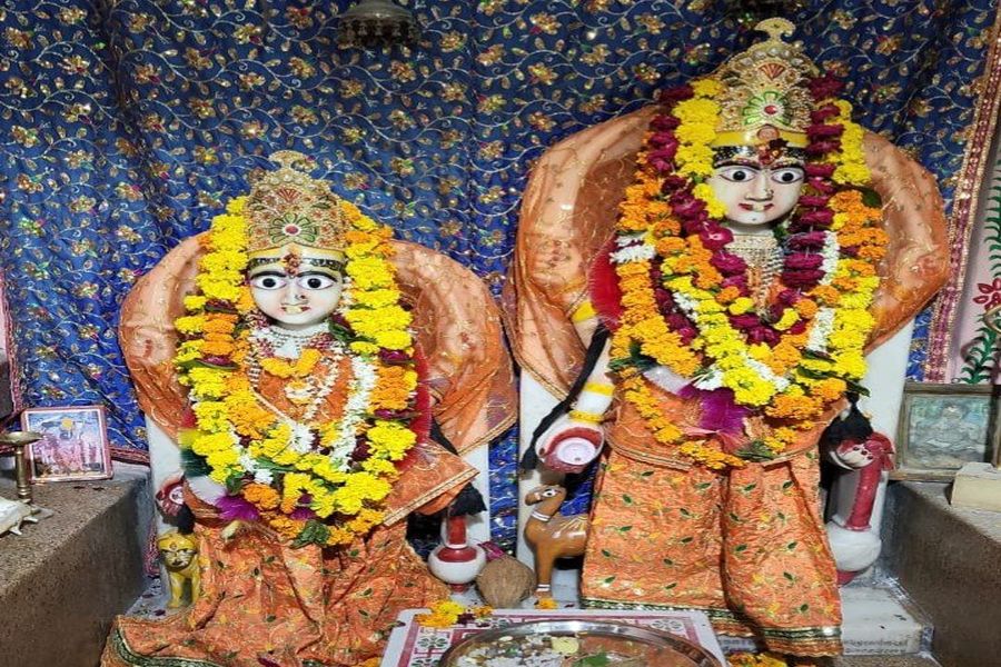उष्ट्रवाहिनी मंदिर : पुष्करणा ब्राह्मणों की कुलदेवी उष्ट्रवाहिनी मंदिर में 202 साल से नियमित पूजन