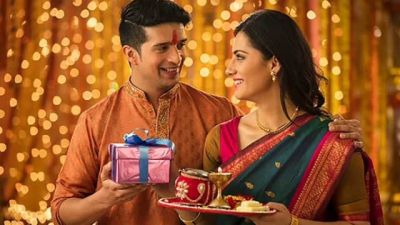 karva_chauth_romantic_gifts__1665114361.jpg