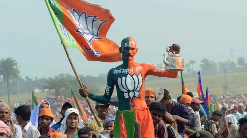 symbolic Image of BJP worker before nikay chunav