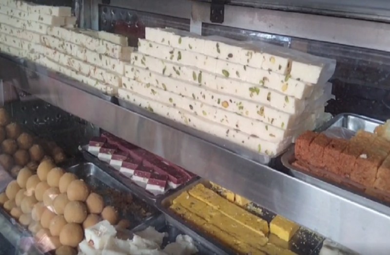 दिवाली पर बाजार में आया नकली मावा, मिठाई और मिर्च मसाले, सतर्क रहे, अन्यथा— हो सकते है कैंसर व किडनी फेलियर जैसी बीमारी के शिकार