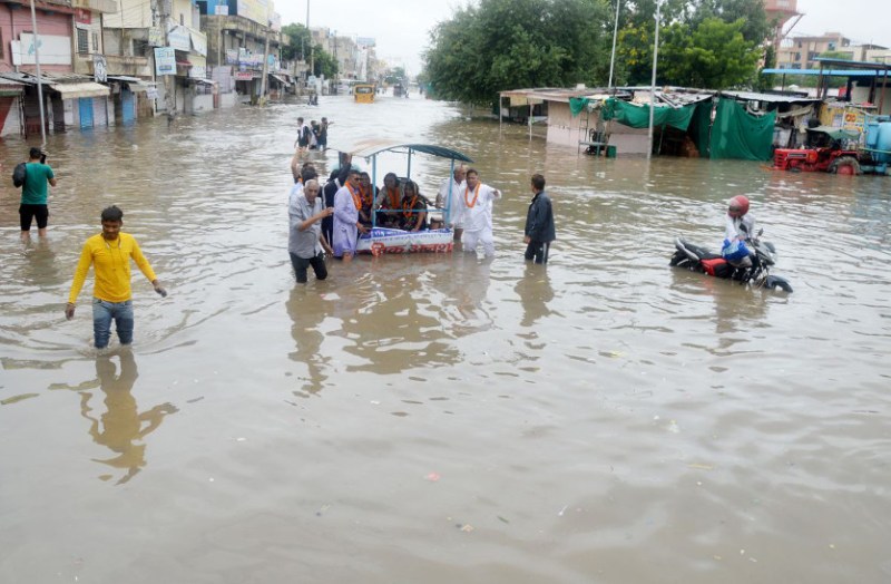 Weather Update : heavy rain alert today in rajasthan 10 gates of Parva