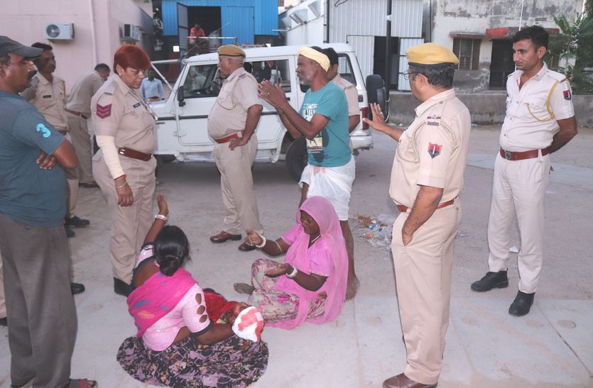जिगर के टुकड़े का सिर कुचल कर भाग गया कार चालक