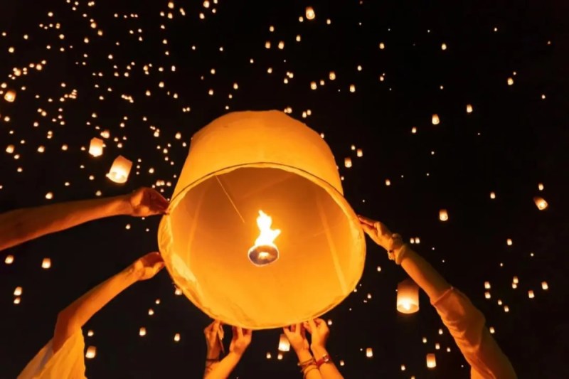 flying_lanterns.jpg