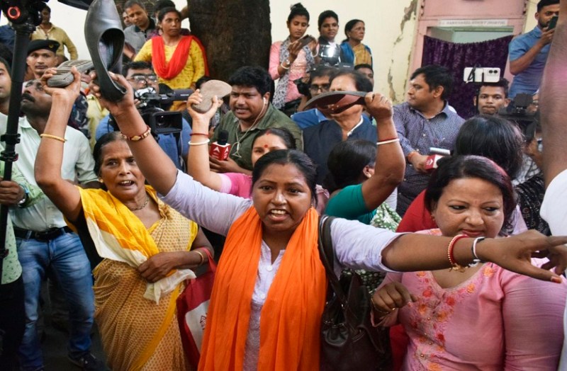 kolkata : जब माणिक बोलते थे, तृणमूल समर्थकों के बेटे-बेटियों को मिलेगी नौकरी