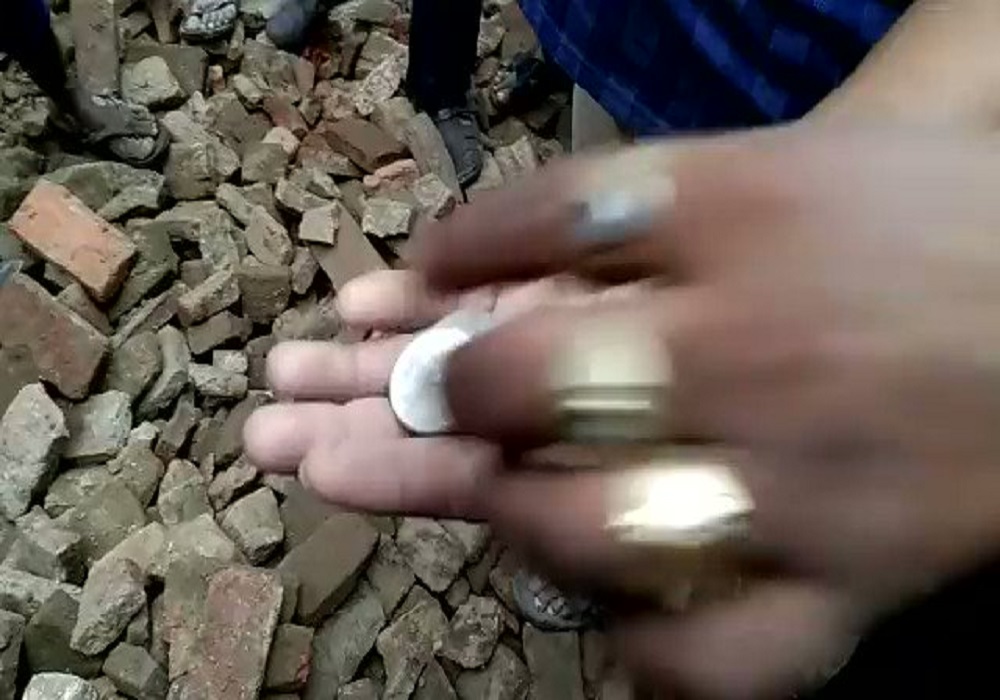 silver_coins_suddenly_started_coming_out_of_the_closed_house_in_badaun.jpg