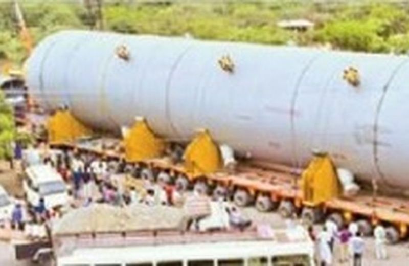 सिणधरी. मेगा हाइवे से गुजरता रियक्टर।