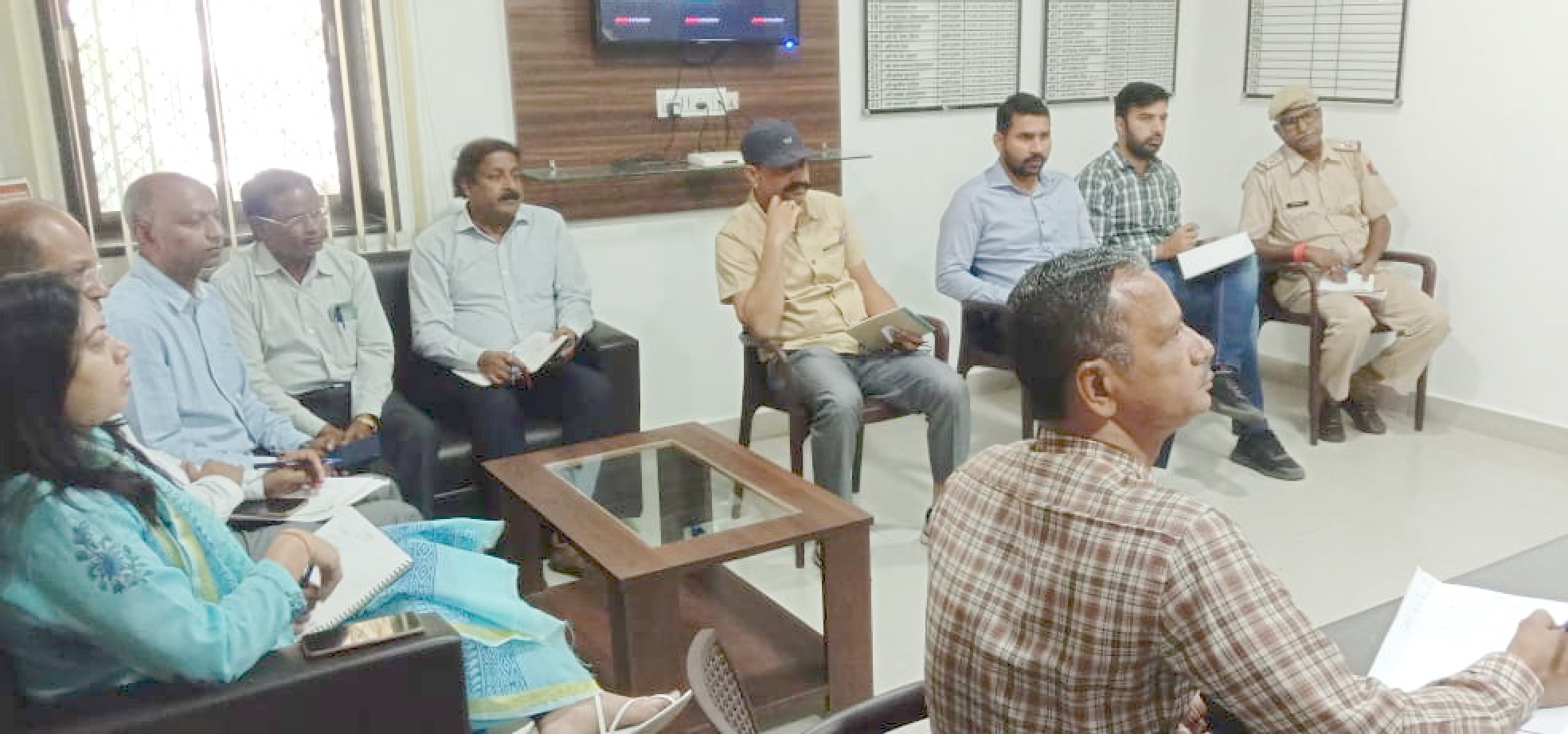 माउंट आबू में दीपावली सीजन पर बेतरतीब खड़े रहने वाले वाहनचालकों के खिलाफ होगी कार्रवाई