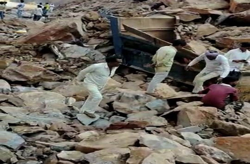 VIDEO#विजासना में मौत का तांडव...खान ढहने से दबे लोग, दो की मौत