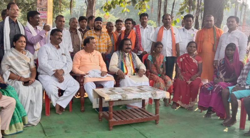 मृतक बैगा के घर पहुंची भाजपा जांच समिति