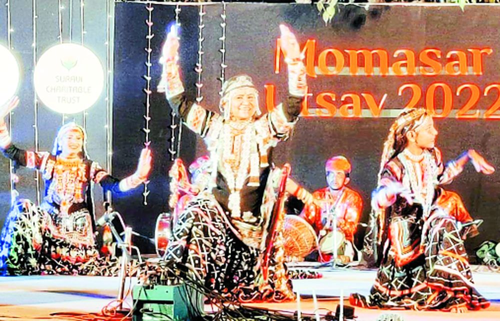 मोमासर उत्सव में सतरंगी संस्कृति हुई साकार