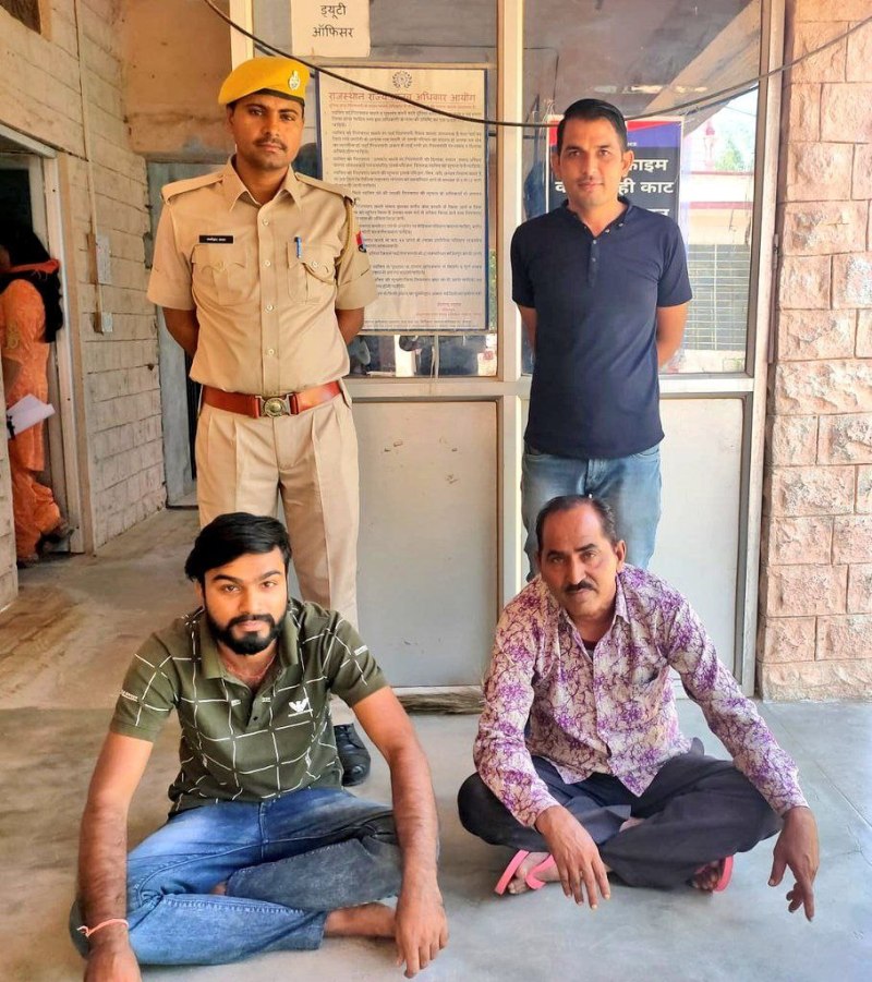 युवक को अगवा कर आग लगाने के करीब दो माह पुराने एक मामले में सदर थाना पुलिस ने दो और आरोपियों को शनिवार को धर दबोचा।