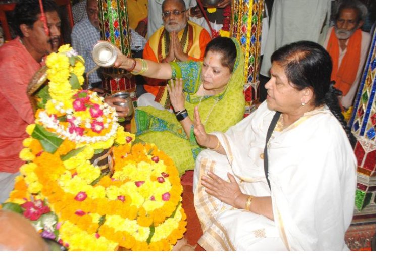 VIDISHA के शिव मंदिर क्यों पहुंचीं यशोधरा राजे, जानिए कांच मंदिर से क्या है उनका संबंध
