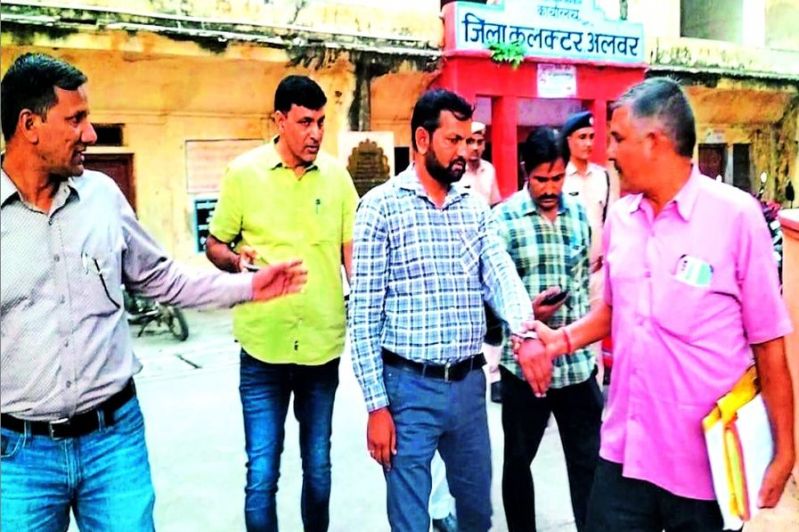 भ्रष्टाचार का खेल, आए दिन हो रही जेल: न्याय शाखा का वरिष्ठ लिपिक रिश्वत लेते रंगे हाथों गिरफ्तार