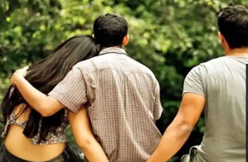 दोस्तों से संबंध बनाने का डाला दबाव, मना करने पर अप्राकृतिक यौन शोषण