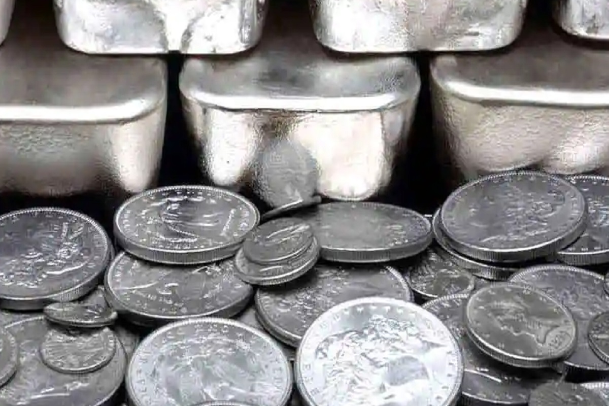Pushya Nakshatra 2022: अब सोने—चांदी के सिक्कों नहीं होगी खोट, शुद्धता ने बढ़ाई
सिक्कों की खनक