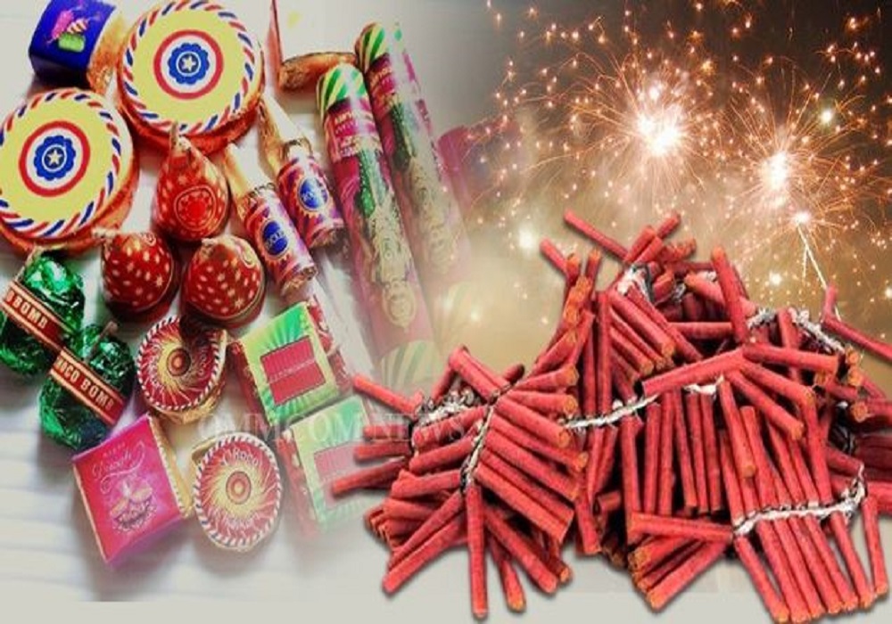 there_is_a_ban_on_selling_and_bursting_of_crackers_in_ghaziabad.jpg