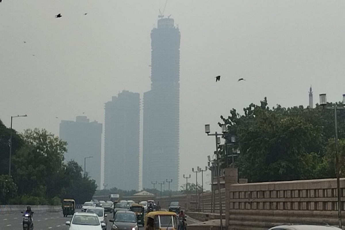 before_diwali_noida_and_greater_noida_are_continuously_increasing_pollution.jpg