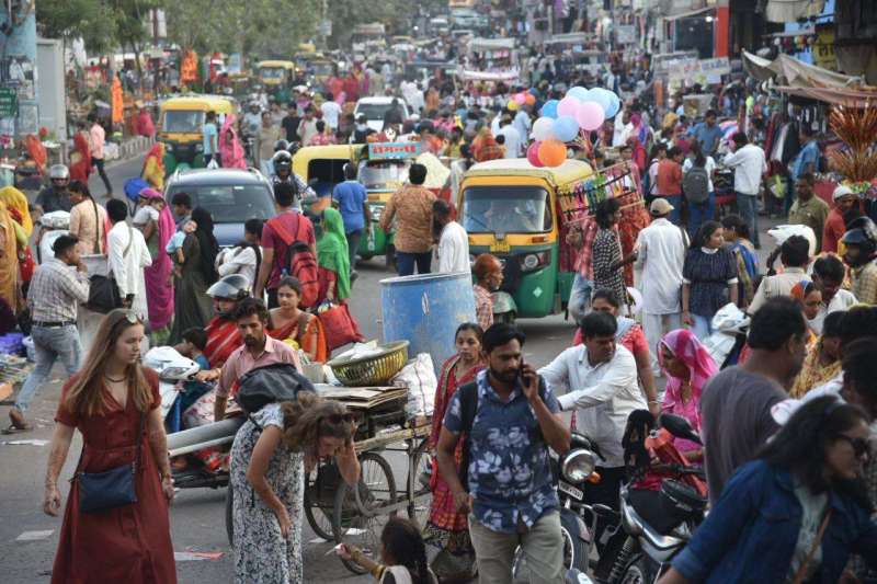 Diwali 2022:  देर रात तक बाज़ारों में छाई रौनक, मिनी धनतेरस पर जमकर खरीदारी.....जानें दीपावली तक कब कौन से योग