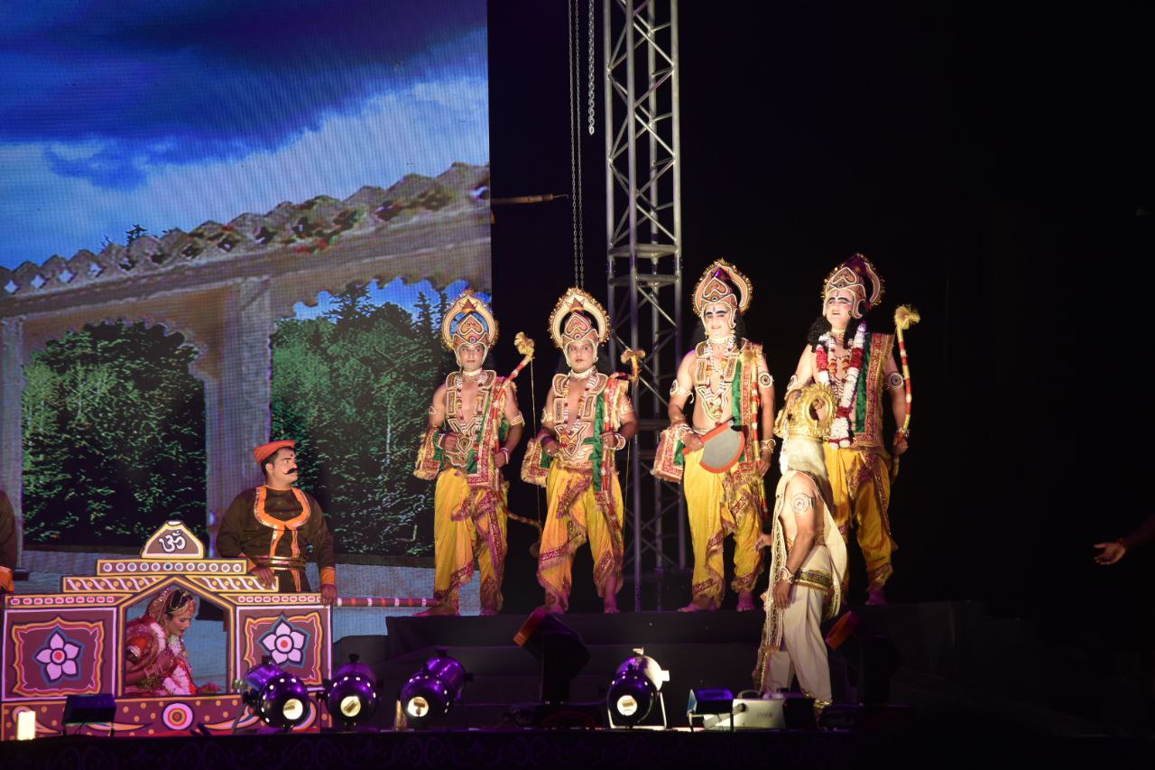 RamLeela 2022 : सूर्यवंशी श्रीराम की बारात देखकर भाव विभोर हुई सूर्यनगरी , मंच पर जीवंत हुए सम्पूर्ण रामायण के विभिन्न प्रसंग