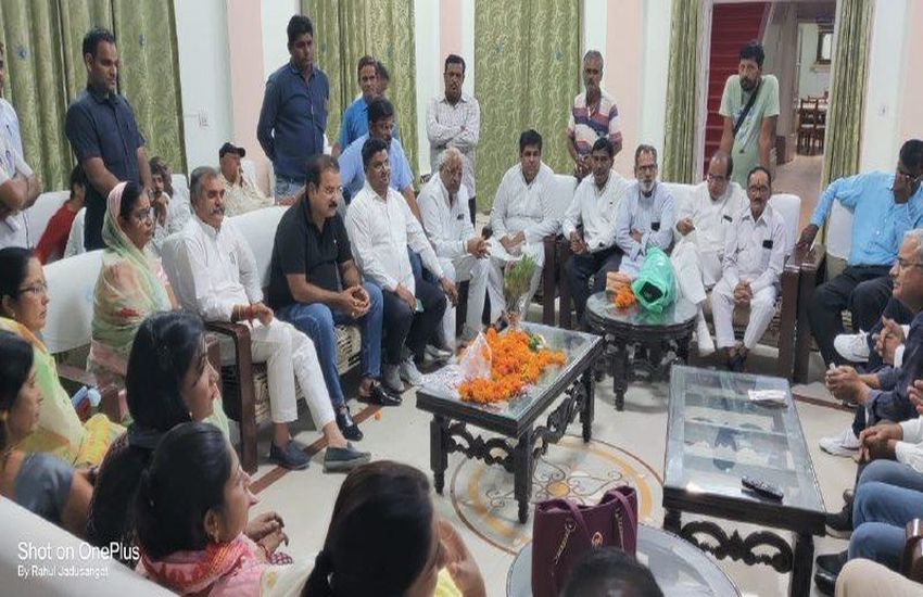 खाचरियावास भाजपा पर बरसे बोले...सरकार को कोई खतरा नहीं, सवा साल भाजपा के सीने पर बैठ कर सेवा करेंगे