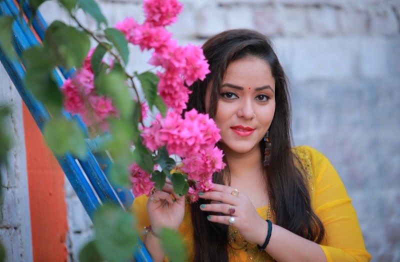 जल्द ही निशा पांडेय की आवाज सुनाई देंगी हिंदी फिल्मों में