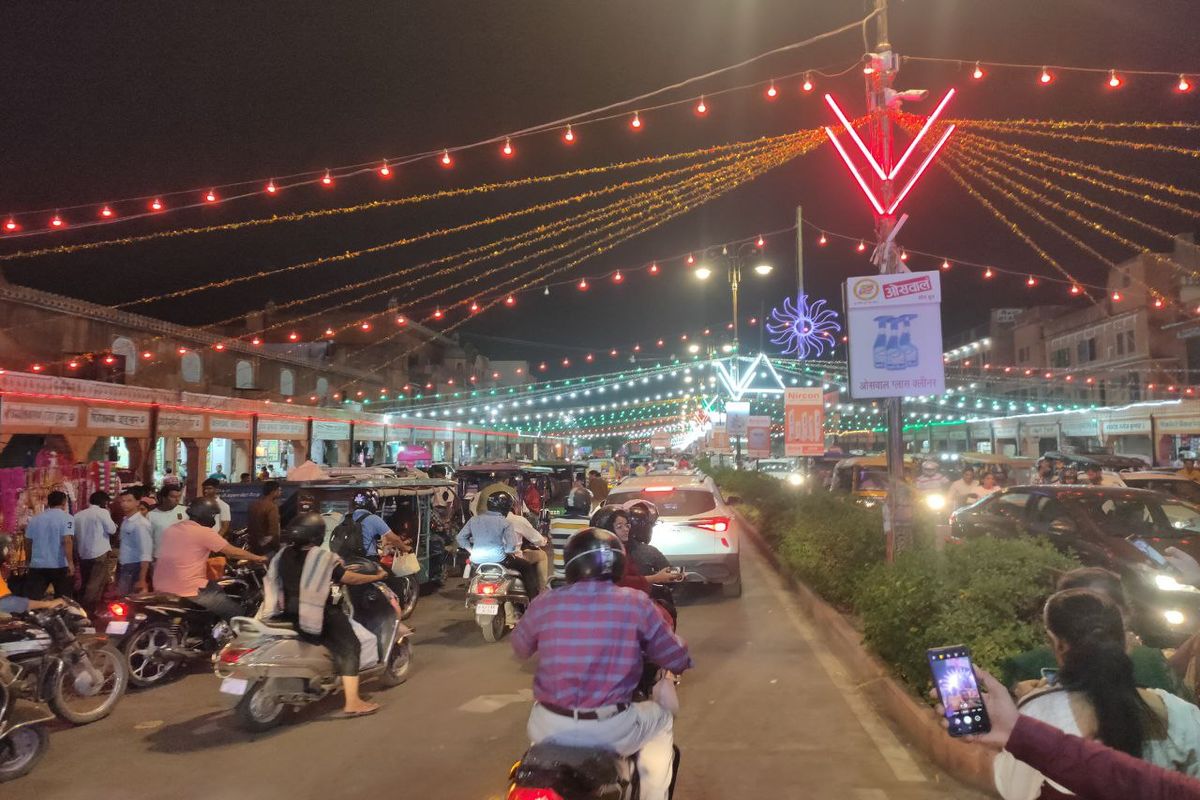 jaipur diwali lighting 2022: दिवाली पर रोशनी से दुल्हन के जैसे सजे जयपुर के बाजार… देखिए VIDEO