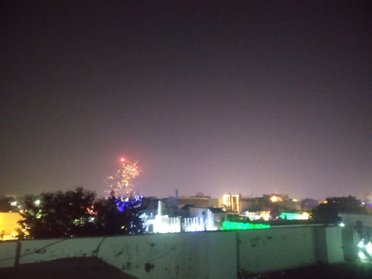 Diwali Night Air Quality Index in Meerut : खतरनाक गैस के चेंबर में तब्दील मेरठ NCR, पटाखों से लगातार बिगड़ रहे हालात