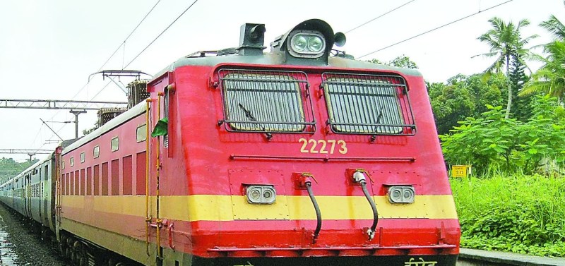 यात्रियों की सुविधा के लिए आज से चलेंगी विशेष ट्रेनें