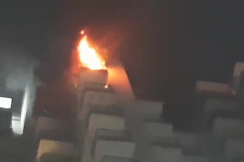 massive-fire-broke-out-on-the-17th-floor-of-vedantam-society-in-greater-noida-on-diwali.jpg