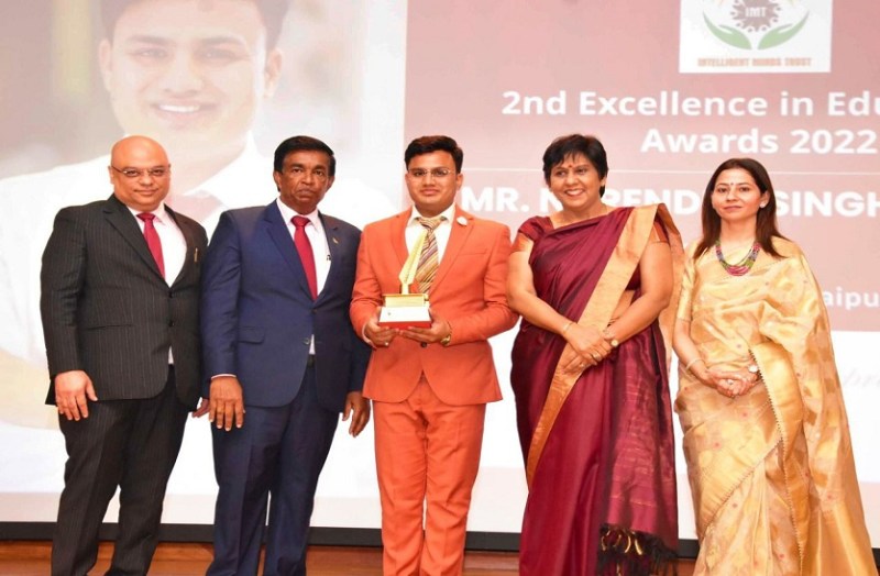 मॉरीशस के राष्ट्रपति ने रावत एजुकेशनल ग्रुप के निदेशक नरेंद्र सिंह रावत को किया सम्मानित