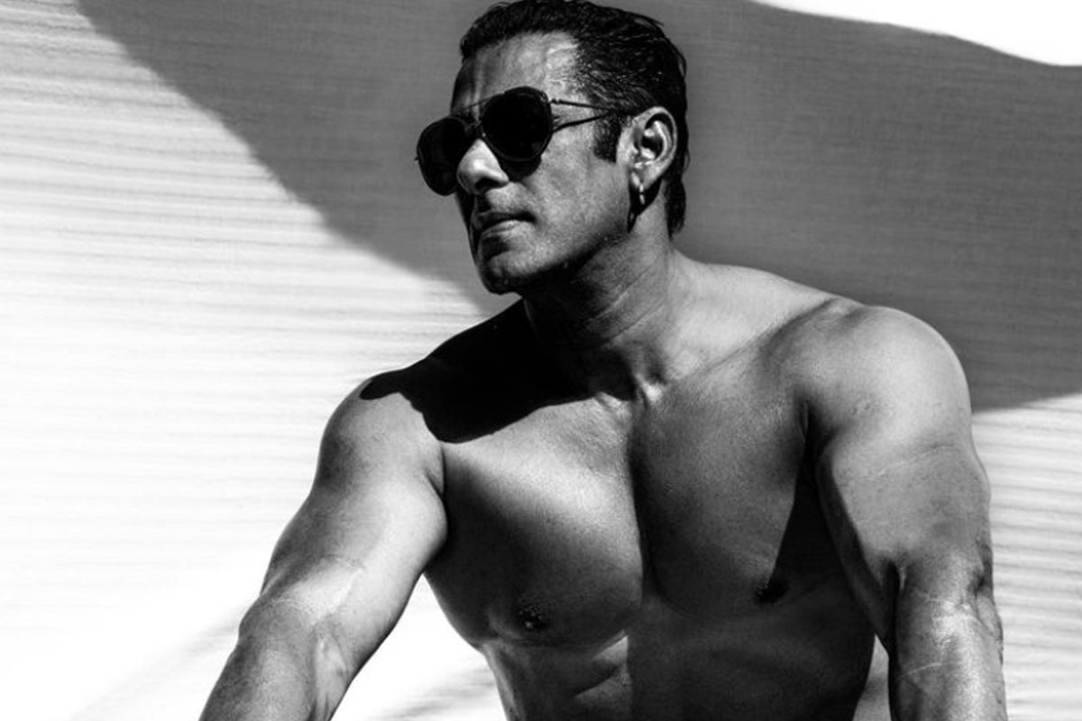 भाई दूज के मौके पर Salman Khan हुए शर्टलेस