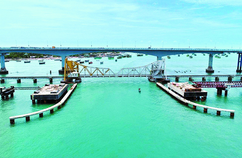 देश का पहला वर्टिकल ब्रिज पहुंचा पूर्णता के नजदीक