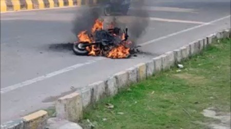 burning_electric_scooter.jpg