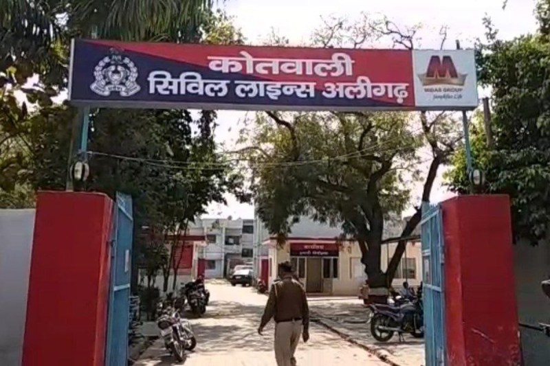 innocent-sent-to-jail-6-years-ago-for-murder-in-aligarh-now-case-registered-against-inspector.jpg