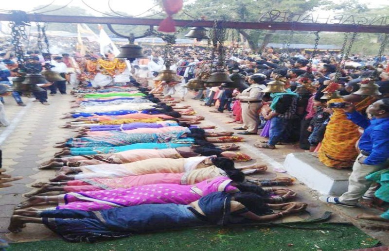 पूजा पाठ की अनूठी रीत, मांं अंगारमोती देवी के दरबार में आमंत्रित होते है 52 गांवों के देवी-देवता