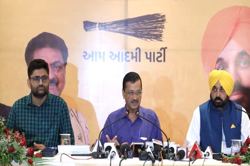 arvind-kejriwal-has-issued-number-and-email-id-for-next-chief-minister-of-gujarat-can-send-opinion-till-5-pm-on-november-3.jpg