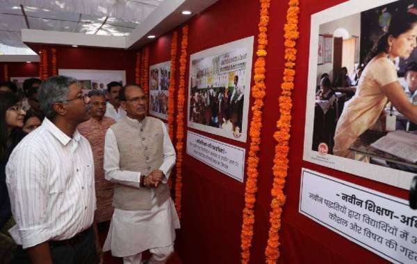 cm_shivraj_singh_in_bhumi_pujan_program.jpg