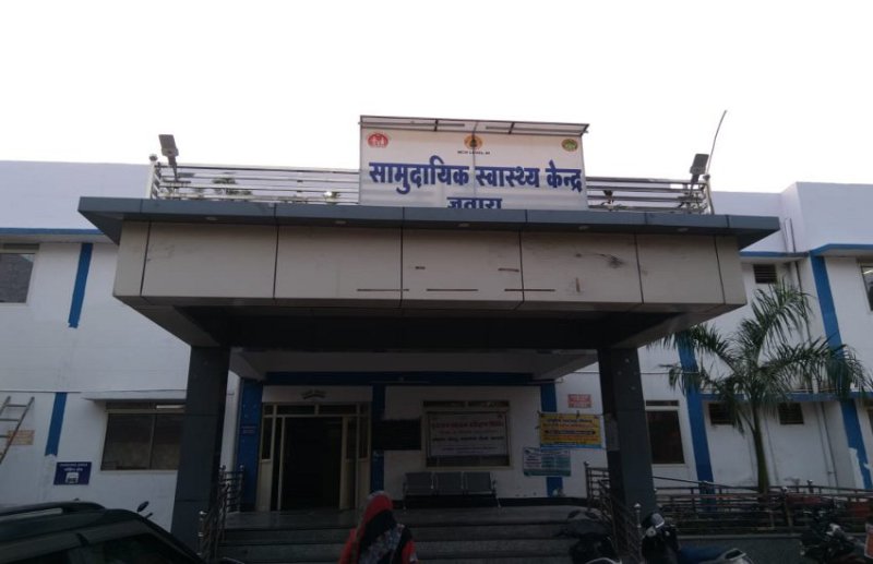 The contract doctor posted in Baragaon has been made Jatara BMO