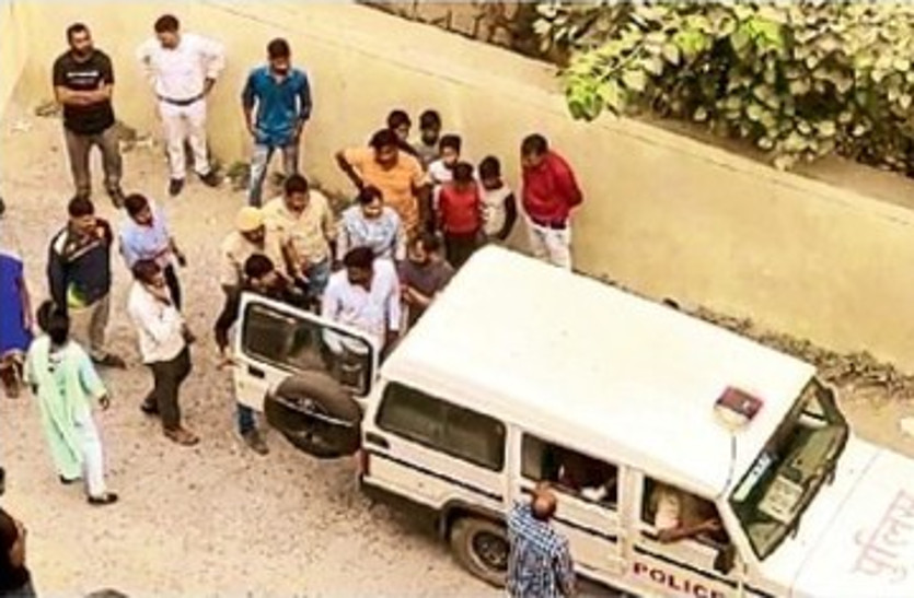 alwar police raid on spa center and cafe