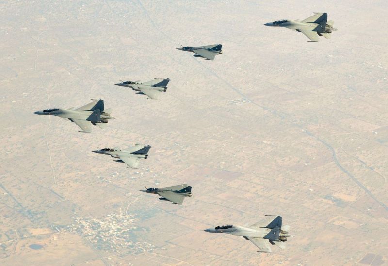 युद्धाभ्यास : आसमान में 10 हजार फीट पर गरजे भारत-फ्रांस के फाइटर