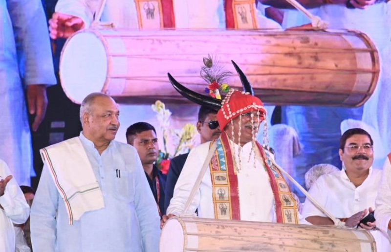 Rajyotsava 2022: राष्ट्रीय आदिवासी नृत्य महोत्सव का हुआ रंगारंग आगाज, देश विदेश के कलाकार बिखेरेंगे संस्कृति की छटा