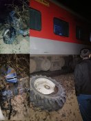 बीकानेर-दिल्ली सरायरोहिल्ला रेलगाड़ी के आगे आया ट्रैक्टर,चालक गंभीर घायल